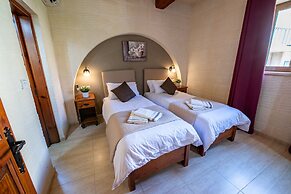 Ta Lucija 2 Bedroom Villa With Private Pool