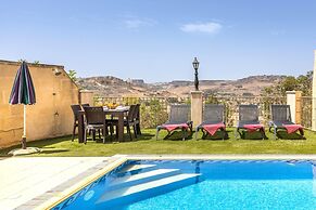 Ta Lucija 2 Bedroom Villa With Private Pool