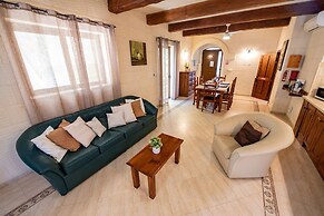 Ta Lucija 2 Bedroom Villa With Private Pool