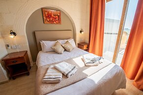 Ta Lucija 2 Bedroom Villa With Private Pool