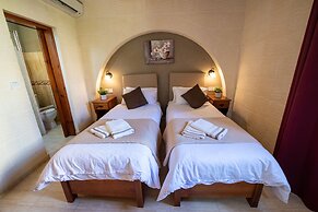 Ta Lucija 2 Bedroom Villa With Private Pool