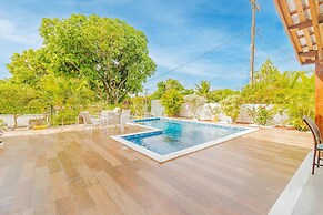 GB77 Ótima Casa 5 Quartos com Piscina