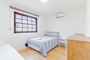 GB77 Ótima Casa 5 Quartos com Piscina