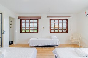 GB77 Ótima Casa 5 Quartos com Piscina