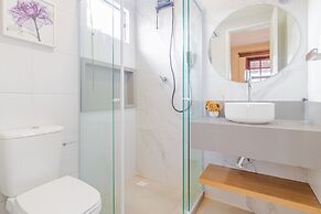 GB77 Ótima Casa 5 Quartos com Piscina