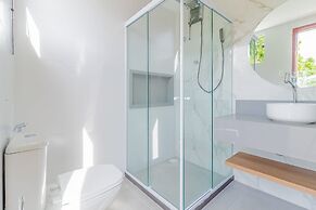 GB77 Ótima Casa 5 Quartos com Piscina