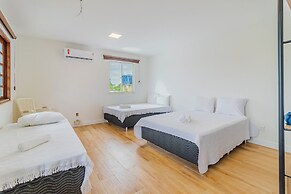 GB77 Ótima Casa 5 Quartos com Piscina