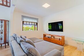 GB77 Ótima Casa 5 Quartos com Piscina