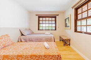 GB77 Ótima Casa 5 Quartos com Piscina