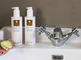 Longlands Farm Cottage