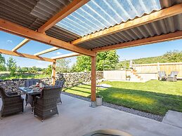 Longlands Farm Cottage