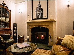 Lonsdale Villa Retreat