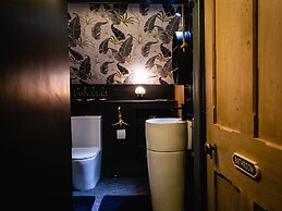 Lonsdale Villa Retreat