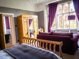 Lonsdale Villa Retreat