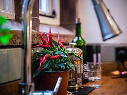 Lonsdale Villa Retreat