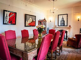 Lonsdale Villa Retreat