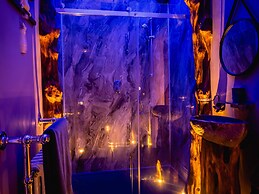 Lonsdale Villa Retreat