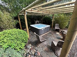 Lonsdale Villa Retreat