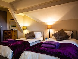 Lonsdale Villa Retreat