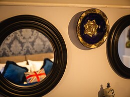 Lonsdale Villa Retreat