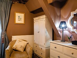 Lonsdale Villa Retreat