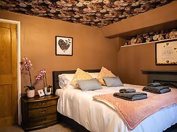 Lonsdale Villa Retreat