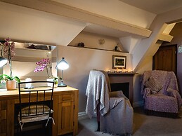 Lonsdale Villa Retreat