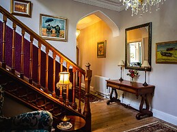 Lonsdale Villa Retreat