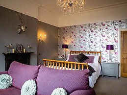 Lonsdale Villa Retreat