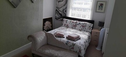 Beautiful Parkview Apartment in Seaside Eastbourne