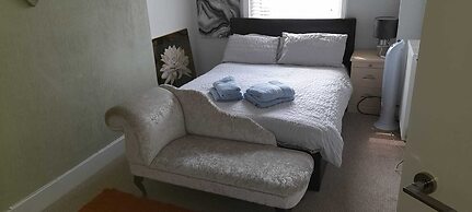 Beautiful Parkview Apartment in Seaside Eastbourne