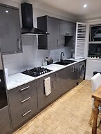 Beautiful Parkview Apartment in Seaside Eastbourne