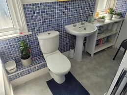 Beautiful Parkview Apartment in Seaside Eastbourne