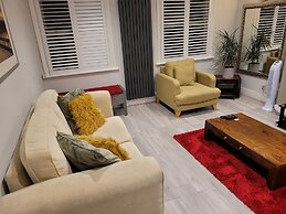 Beautiful Parkview Apartment in Seaside Eastbourne