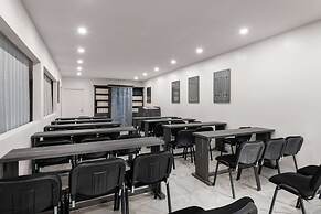 Dolce by Wyndham Hollywood