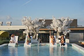 Dolce by Wyndham Hollywood