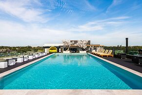 Dolce by Wyndham Hollywood