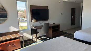 La Quinta Inn & Suites by Wyndham Manchester / Arnold AFB