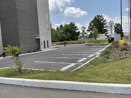 La Quinta Inn & Suites by Wyndham Manchester / Arnold AFB