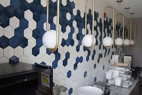 La Quinta Inn & Suites by Wyndham Manchester / Arnold AFB