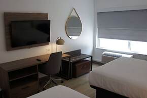 La Quinta Inn & Suites by Wyndham Manchester / Arnold AFB