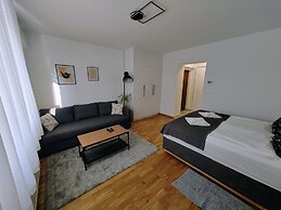 S15 Studio Apartment Free Parking, Zagreb, Croatia