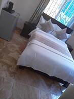 HILLS HAVEN HOTEL
