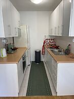 Large Modern 75m2 Flat and Free Parking