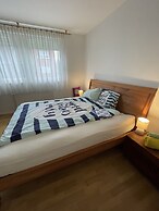 Large Modern 75m2 Flat and Free Parking