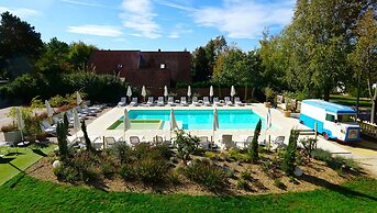 Colors Holiday Hotel