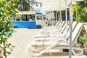 Colors Holiday Hotel