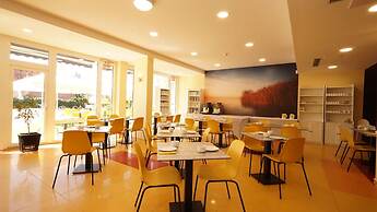 Colors Holiday Hotel