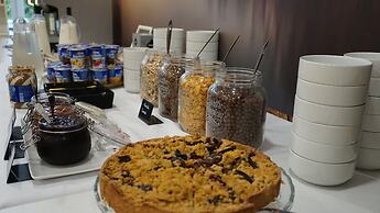 Colors Holiday Hotel