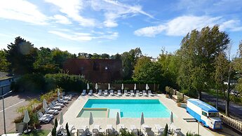 Colors Holiday Hotel